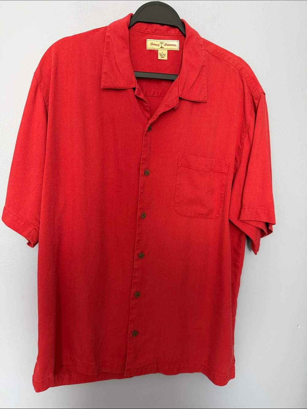 Tommy Bahama Men’s 100% Silk Camp Shirt Coral Pink Button-Down L